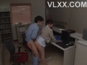 Bốn người đàn ông bị hiếp dâm tập thể và xuất tinh vào âm đạo - quá tải tinh trùng